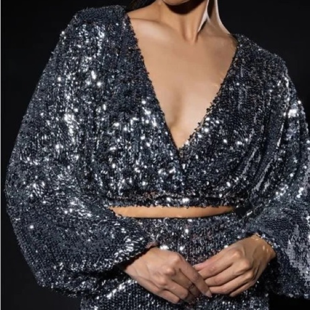 Akira VIVA LAS VEGAS LONG SLEEVE CROPPED WRAP BLOUSE IN SILVER Sequin Top